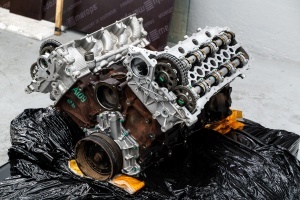 Motor 4.4L DOHC DITC V8 Diesel Range Rover TDV8 SDV8