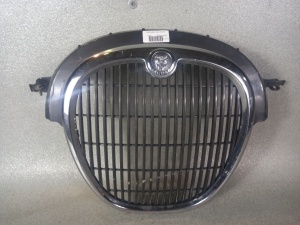 Grila radiator Jaguar S-TYPE XR840243 4R83-8A100-AB, XR840243