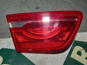 RHD Jaguar XE RANGE T4N7915 Left boot lid stop RHD Jaguar XE RANGE T4N7915 - Img 1