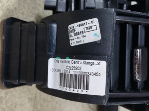 Grila ventilatie centru stanga Jaguar XF C2Z25952 CX2319K617AC - Img 2