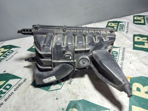 Left air filter housing 4.4 TDV8 LR02222812 - Img 2