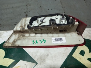 RHD Jaguar XE RANGE T4N7915 Left boot lid stop RHD Jaguar XE RANGE T4N7915 - Img 2