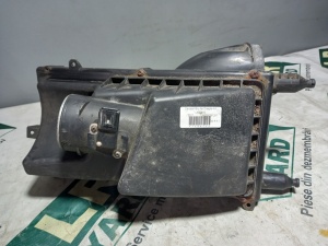 Right air filter housing 4.4 TDV8 LR02222813 - Img 1