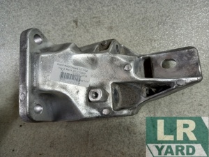 Suport motor dreapta Motor 3.0 TDV6 Gen1 Euro5; Motor 3.0 TDV6 Gen2 Euro6 RANGE ROVER 2013-2022; RANGE ROVER SPORT 2014-2022; DISCOVERY 5 2017≥ LR122399 CPLA-6037-CB