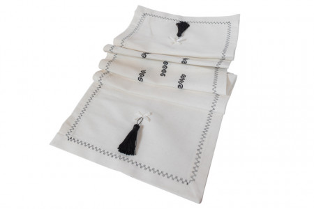 Traversa brodata traditional - crem