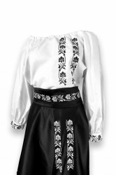 Set 3 piese brodat cu motive traditionale - Lucia - Img 2