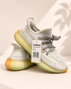 Pantofi sport Yeezy model 19