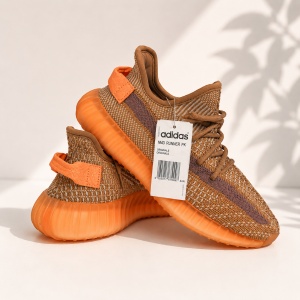 Pantofi sport Yeezy model 5