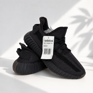 Pantofi sport Yeezy model 15
