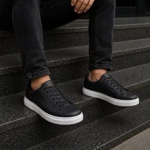 Crna mat muška patika na beli đon 5956