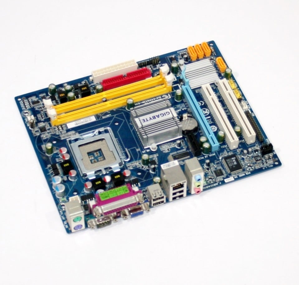 Placa de baza LGA 775 GIGABYTE GA-945GCM-S2L + Tablita