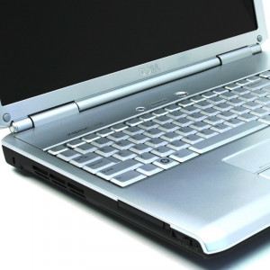 Laptop DELL Inspiron 1720, 17", Intel Core 2 Duo T6400 2GHz, 4GB DDR2, 120GB, DVD-RW - Img 3