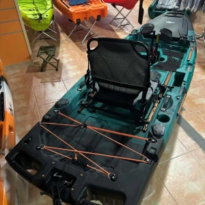 Detalles bañera y popa kayak falcon 2026